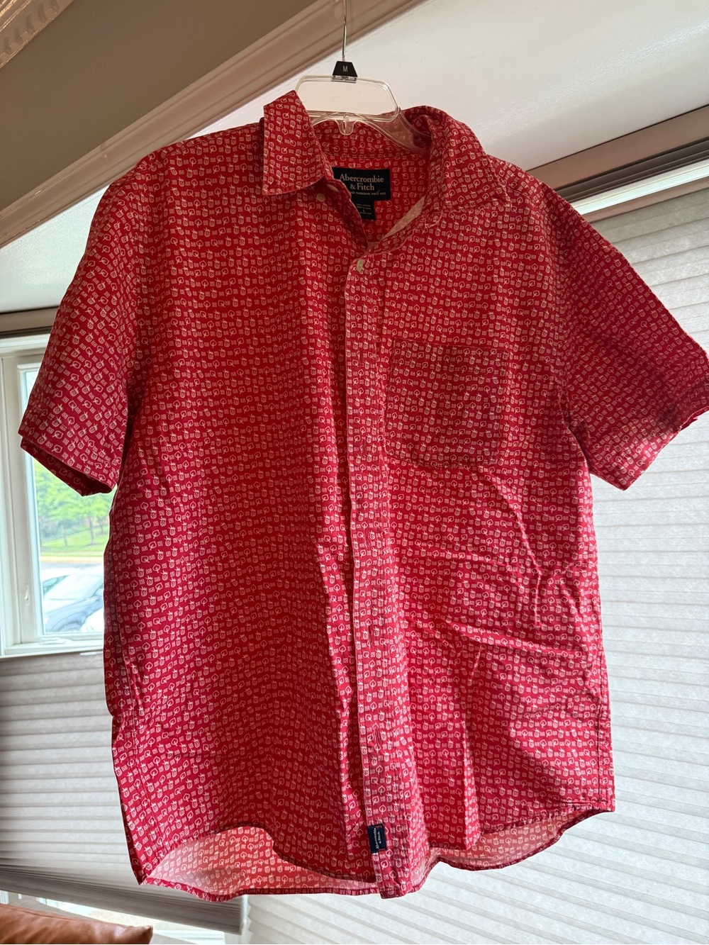 Abercrombie & Fitch Red Casual Short Sleeve Button Down Sz L Graphic
